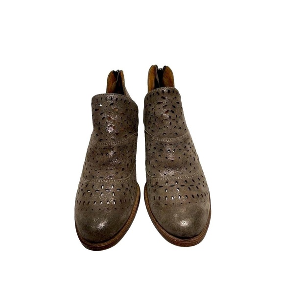 Sofft Metallic Perforated Leather Ankle Slip On Boots Comfort Shoes Booties Sz 7 - Picture 6 of 14